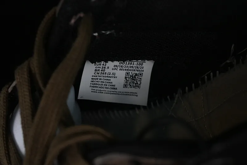 All Categories Nk SB Dunk Series Nk SB Dunk Low Low-top sneakers Nk Dunk Low Panda Prank Street Racing Rusty Distressed SB strap low-top casual sneakers DD1391-100